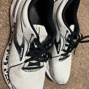 Brooks Adrenaline leopard print black and white